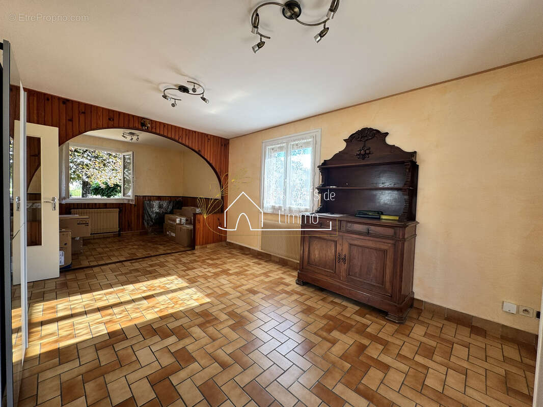 Maison à ONET-LE-CHATEAU