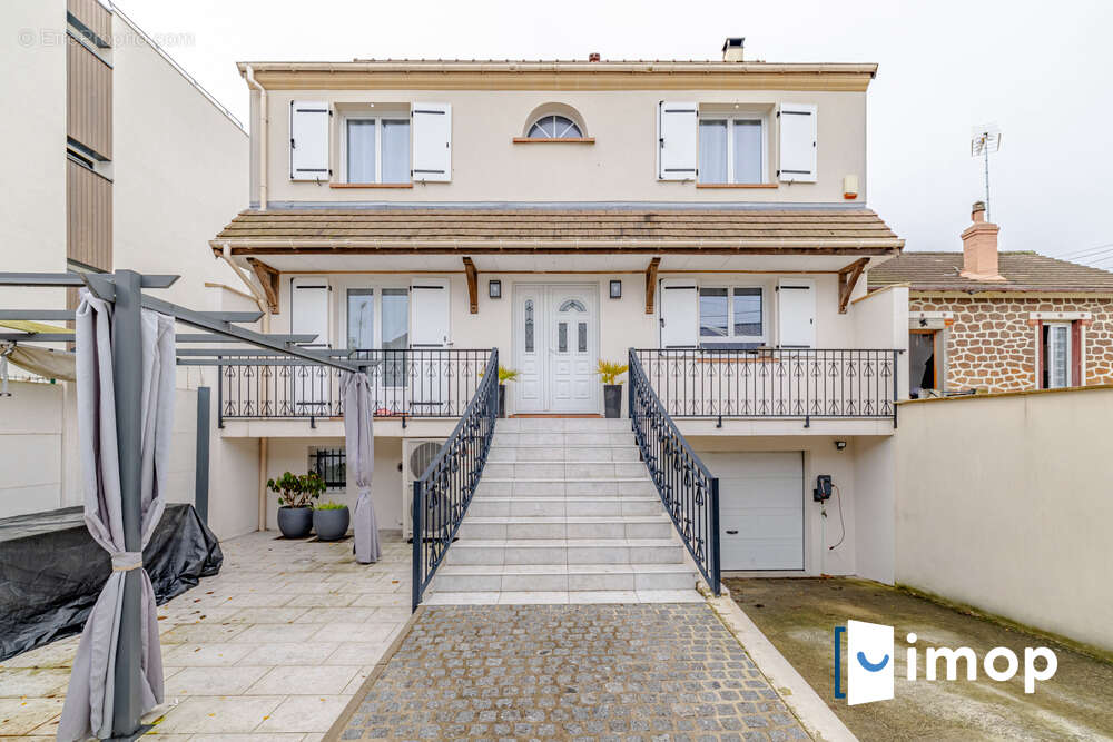 Maison à LIVRY-GARGAN