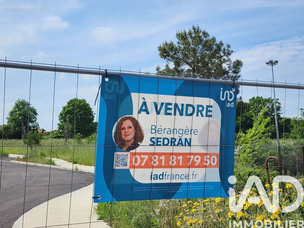 Photo 1 - Terrain à SAINT-SAUVEUR