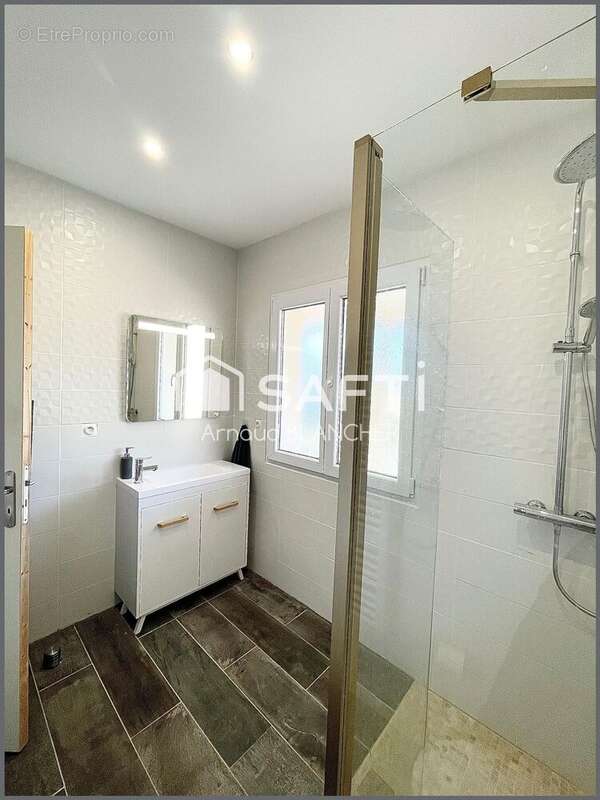 Photo 7 - Maison à ROULLET-SAINT-ESTEPHE