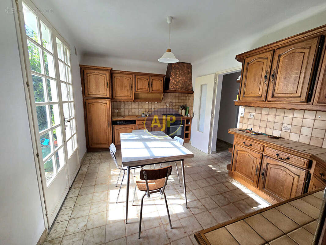 GUEMENE-PENFAO maison 6 chambres - photo 4