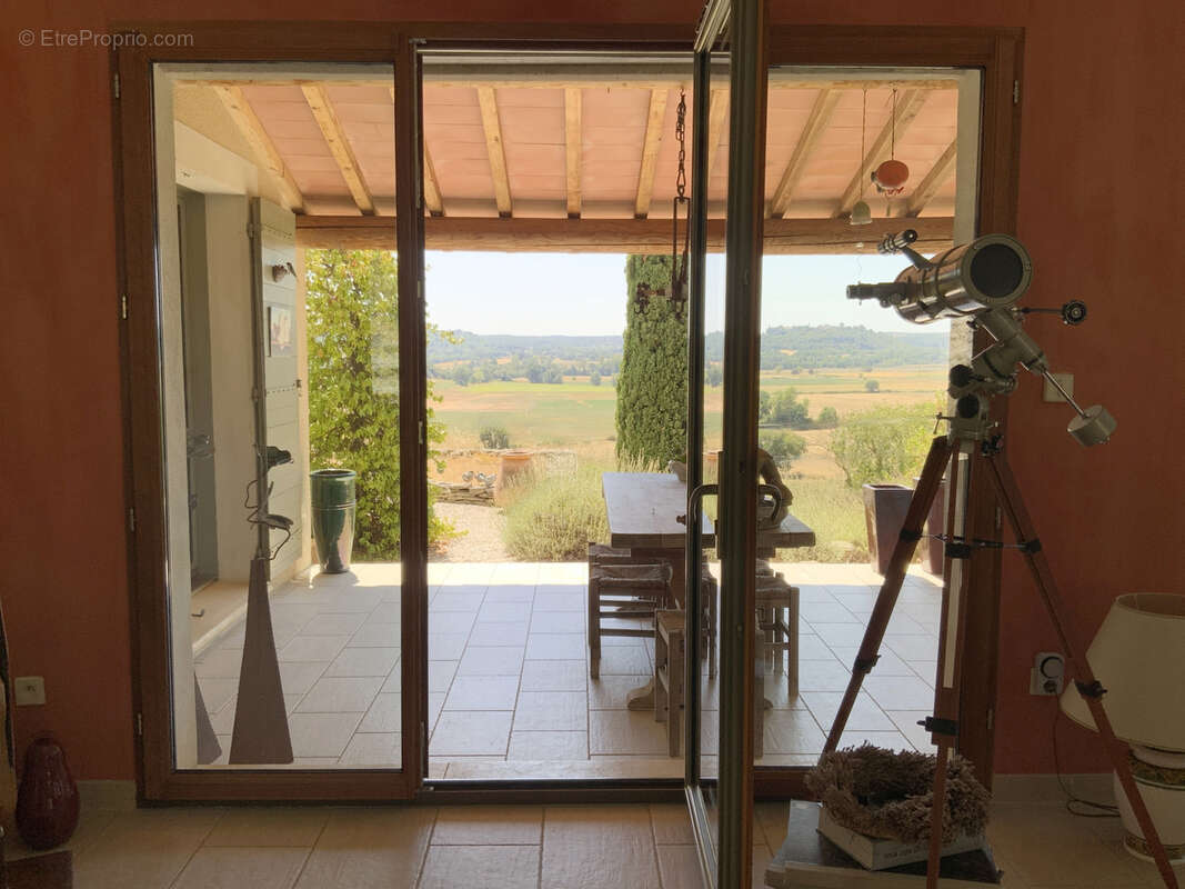 Villa d'architecte en position dominante de plain pied et sa vue panoramique. - photo 20