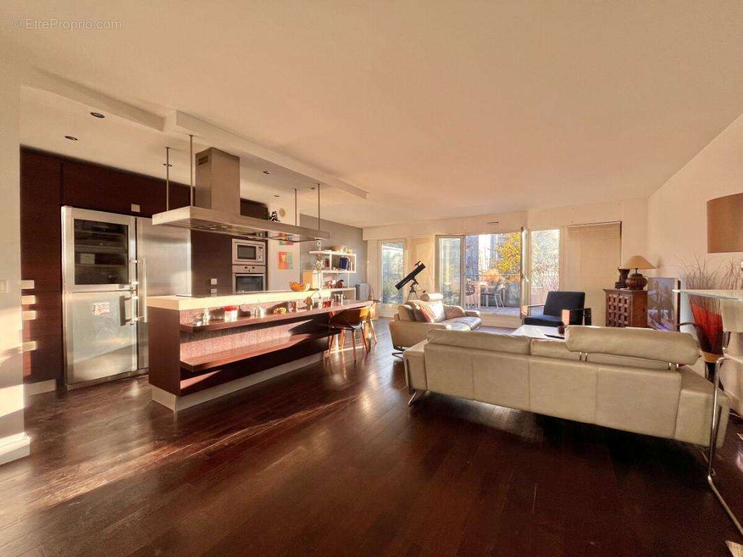 Appartement à SURESNES