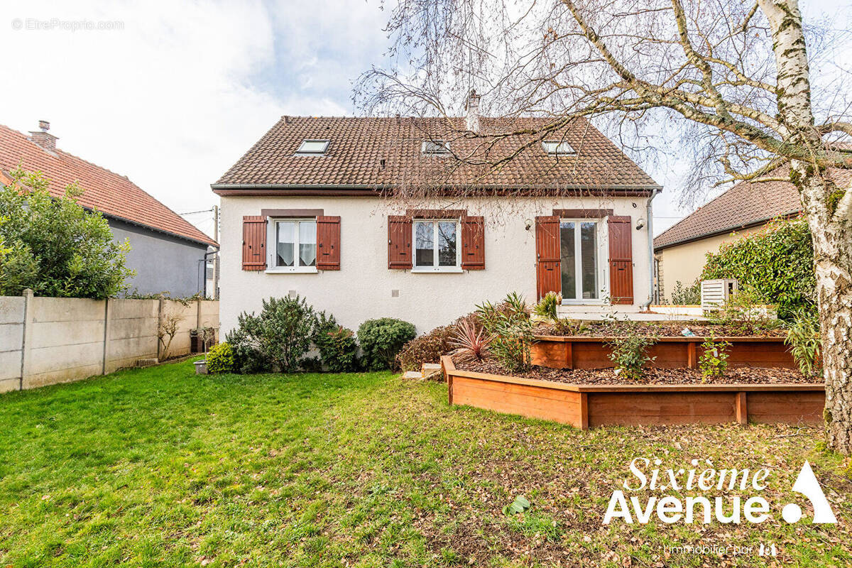 Maison à SAVIGNY-SUR-ORGE
