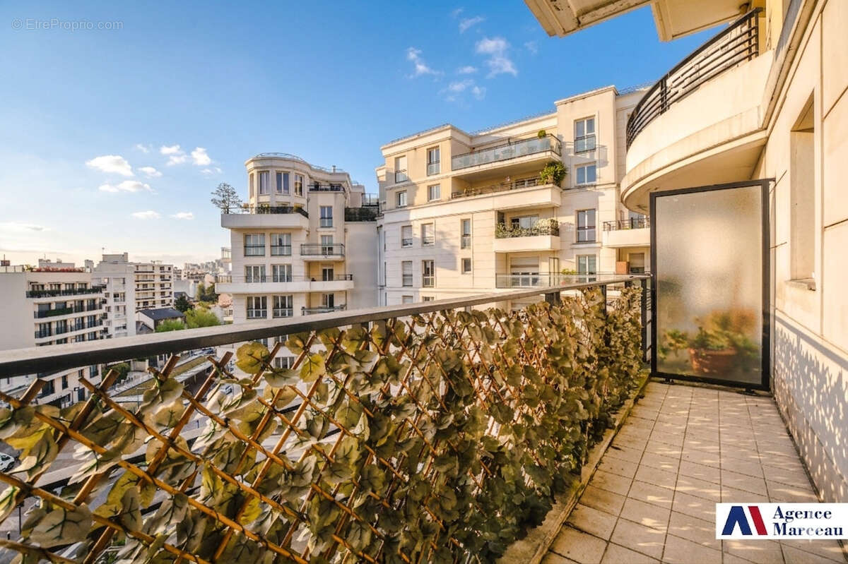 Appartement à COURBEVOIE