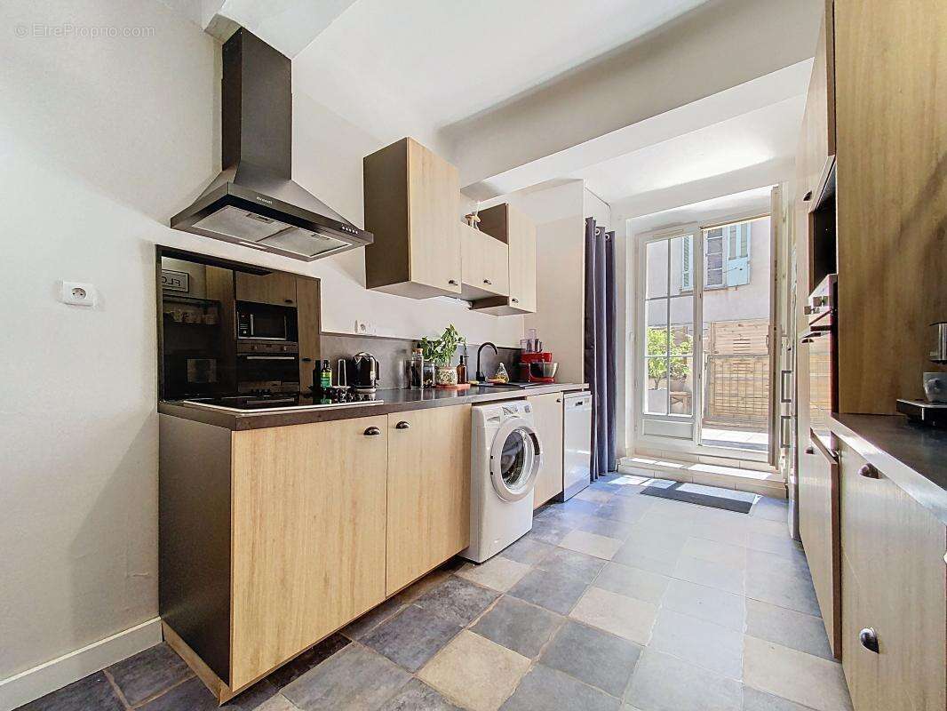 Appartement à ROQUEBRUNE-SUR-ARGENS