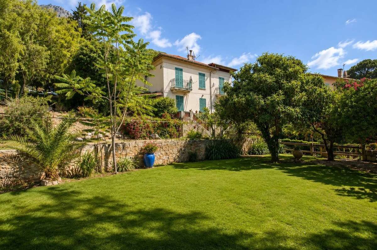 Cap d'ail "centre" - villa 170m²  terrain 1380m²  vue mer  extension possible - photo 23