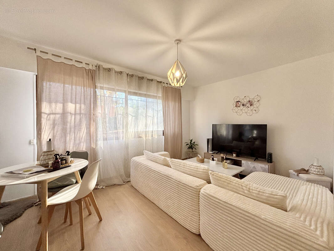 Appartement à LE CANNET