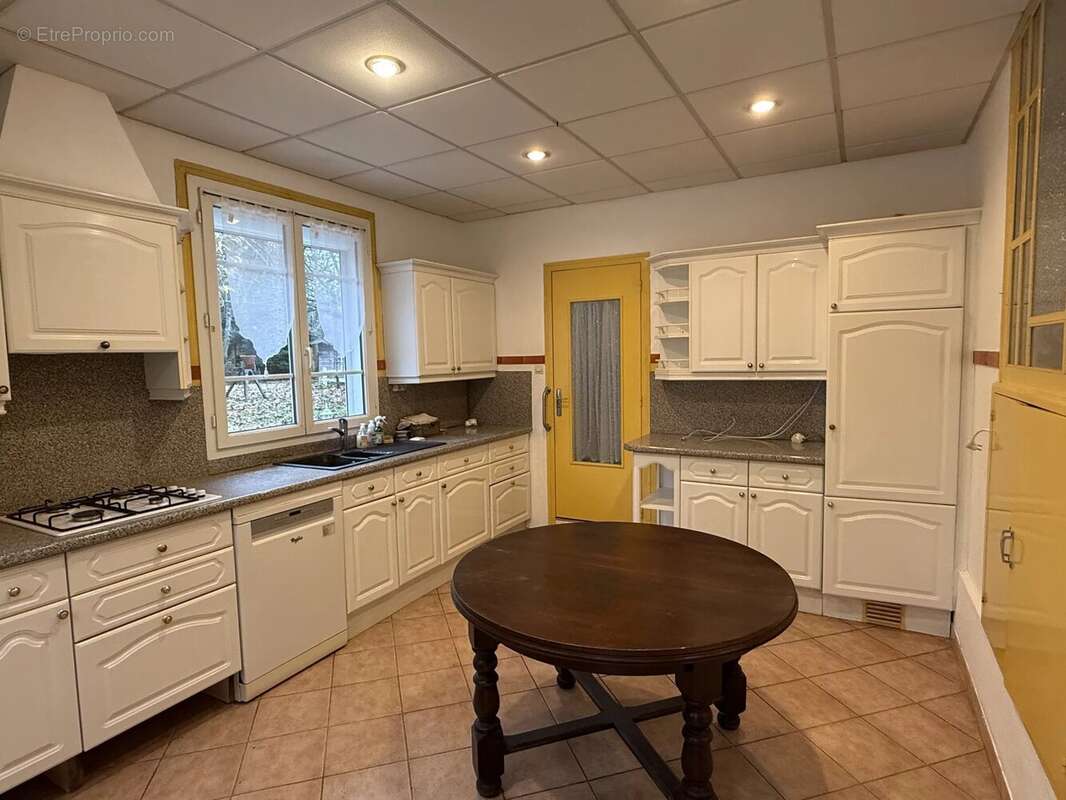 Maison à VILLENEUVE-L'ARCHEVEQUE