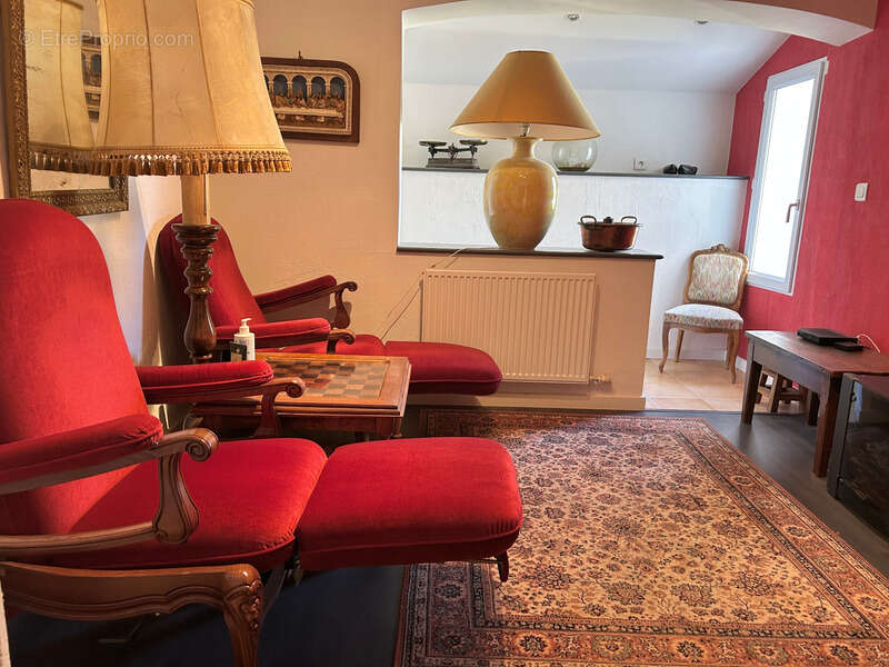 Maison 5 chambres savigneux (01) - photo 13