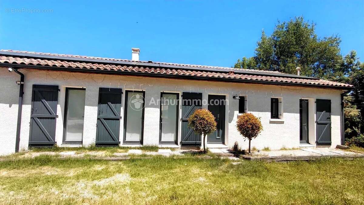 Appartement à SOUAL