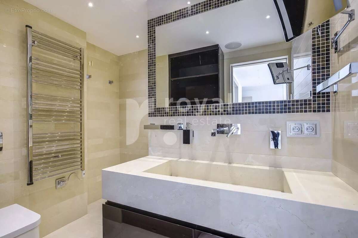Appartement à MANDELIEU-LA-NAPOULE