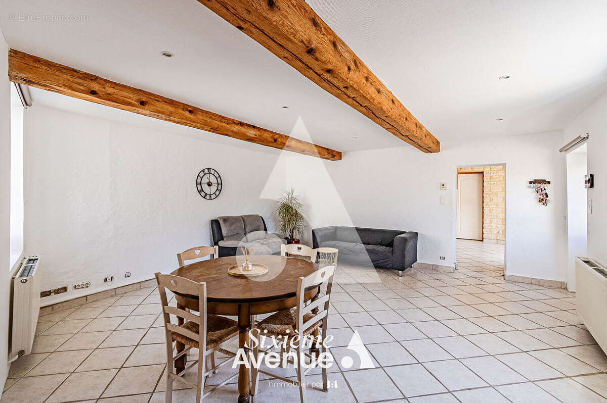 QUINCIEUX CENTRE ? Maison 112 m² avec beau jardin, terrasse couverte, 3 chambres - photo 4