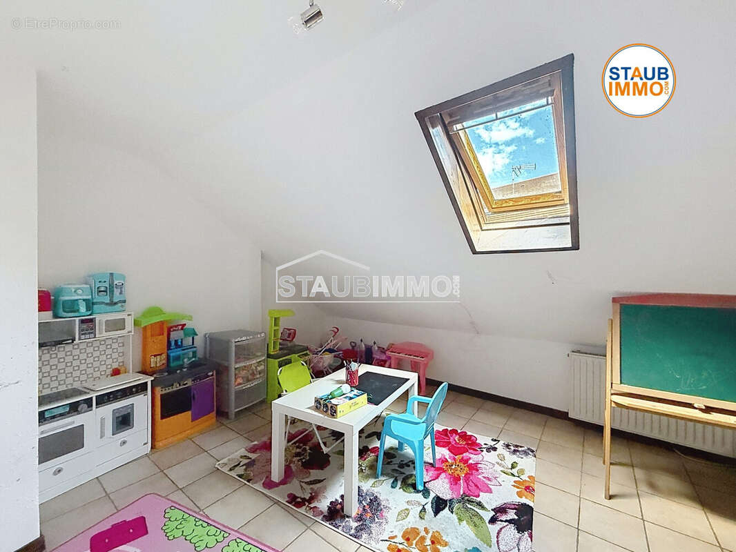 Appartement 176 m² à Huningue  - photo 9