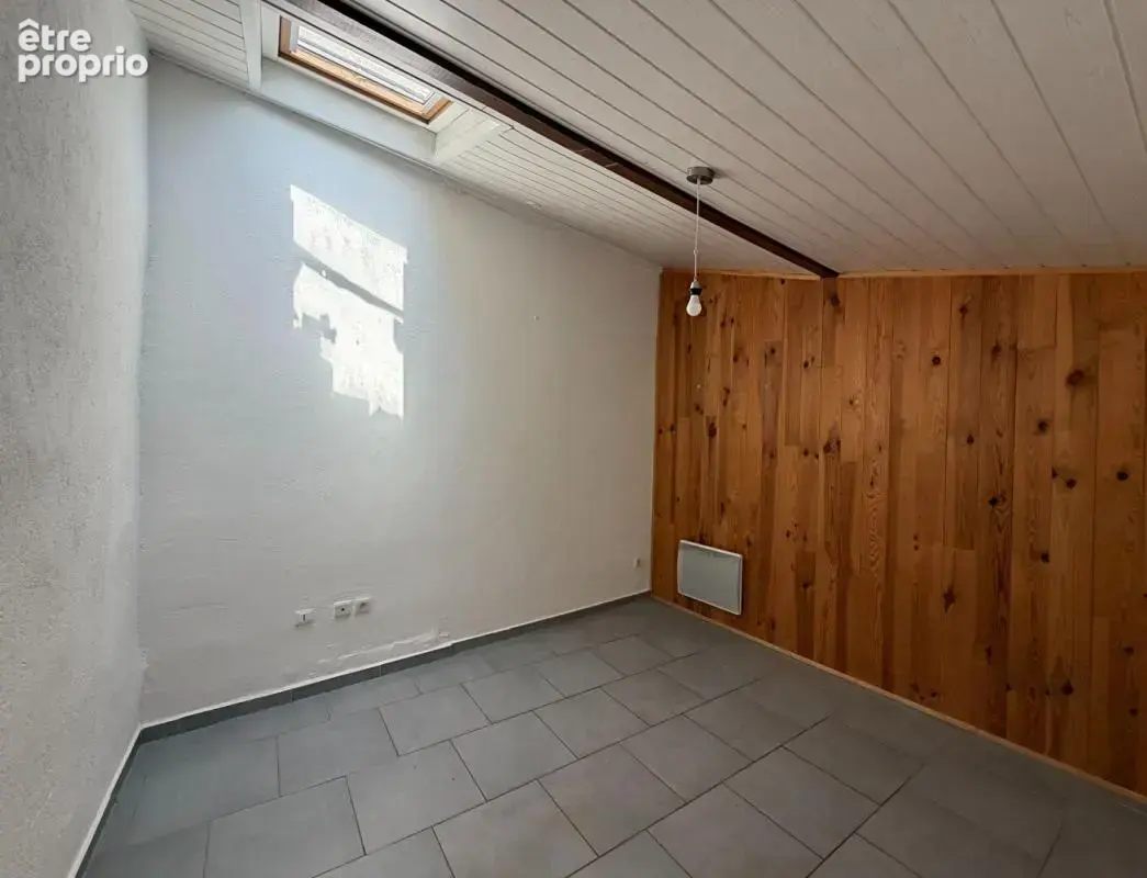 immeuble avec 2 appartements, garage et caves - LE VAL - photo 8