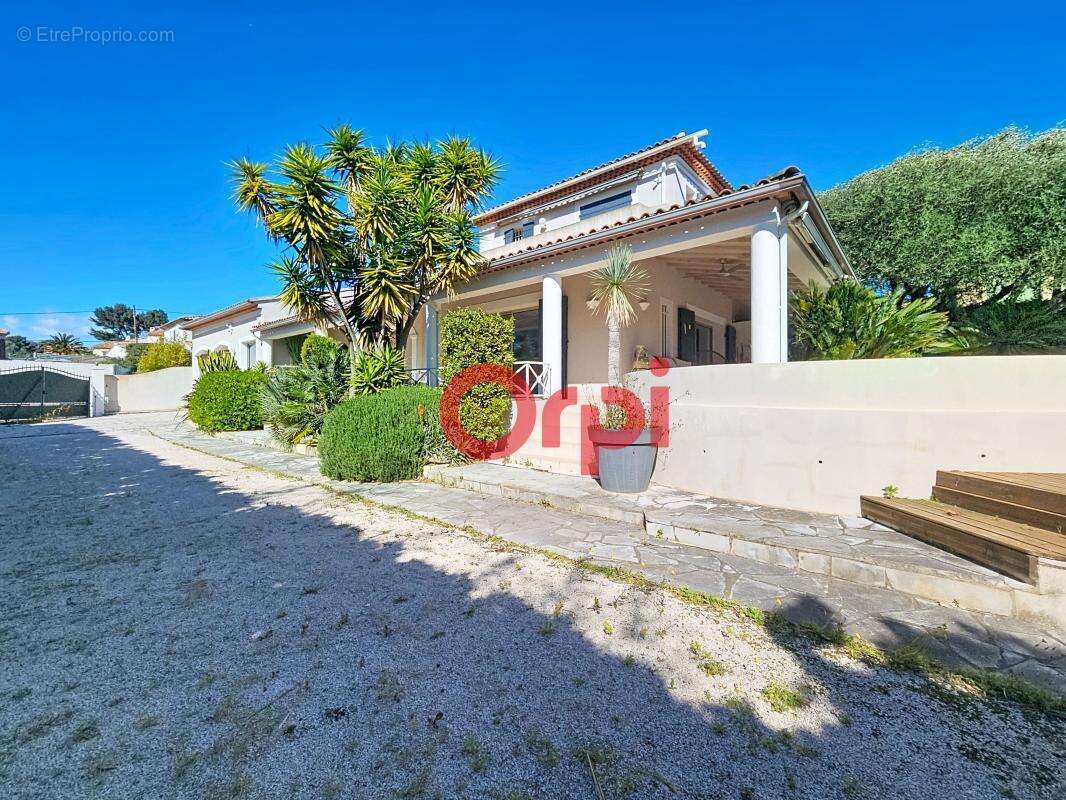 Maison à SIX-FOURS-LES-PLAGES