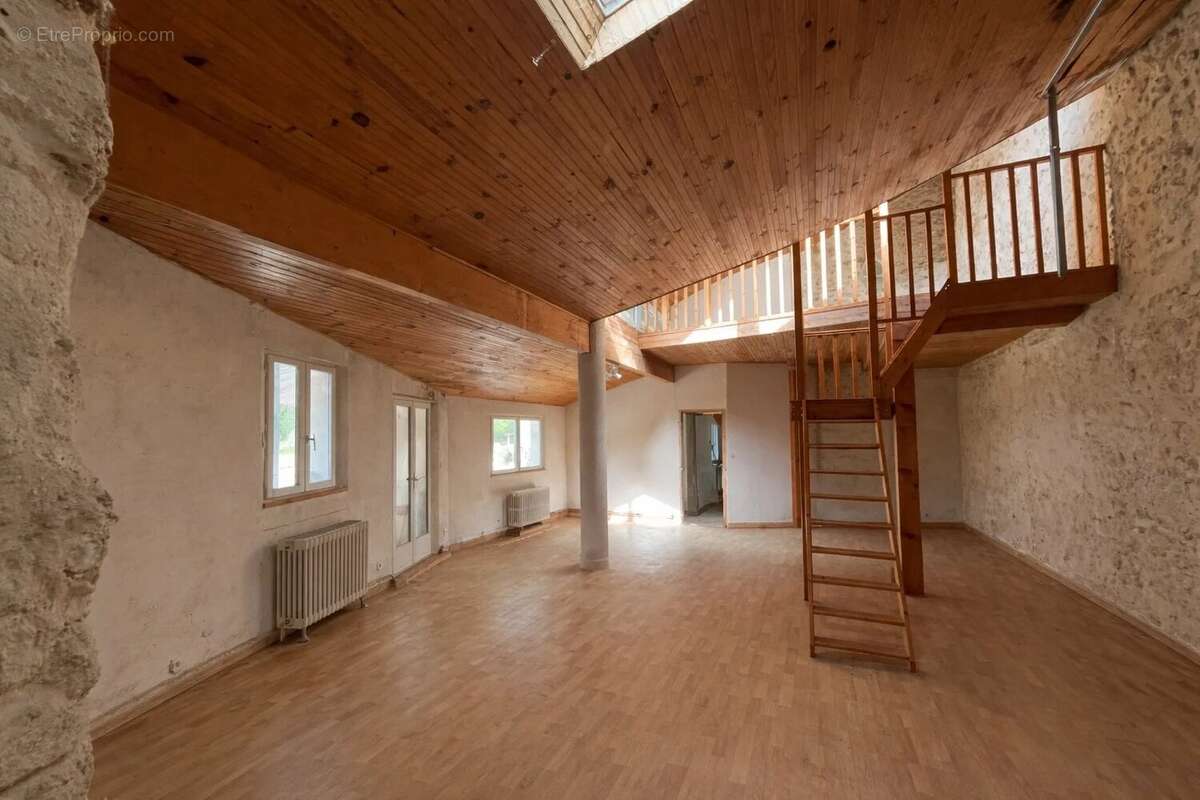 Maison à LEVIS-SAINT-NOM