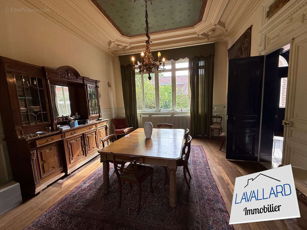 Maison 290 m² à Corbie  - photo 3