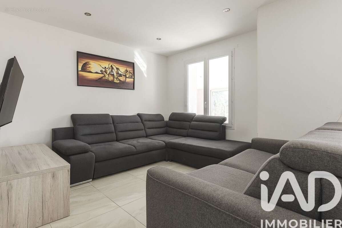 Photo 9 - Maison à LA FARE-LES-OLIVIERS