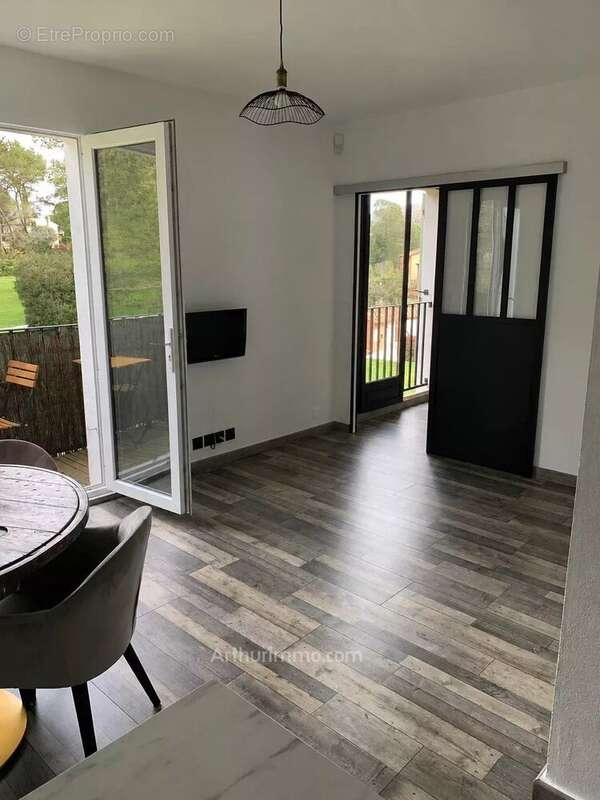 Appartement à MOUANS-SARTOUX