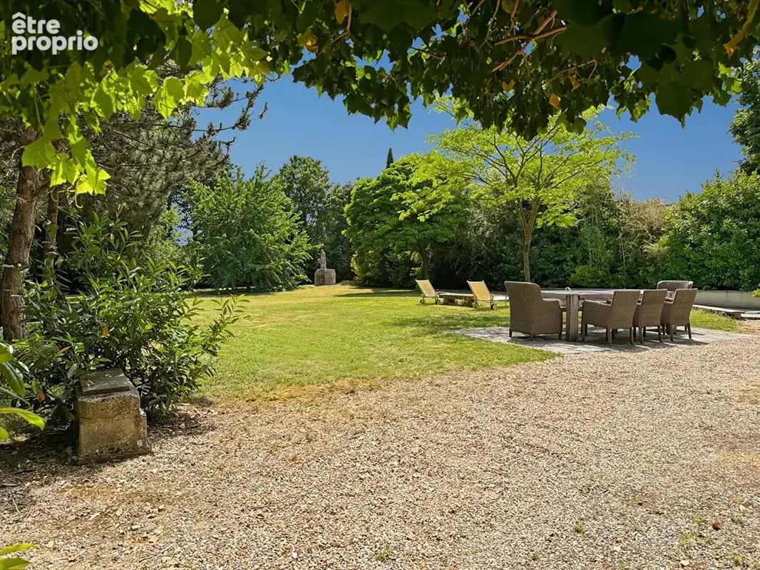 Maison d'exception  avec piscine et dependance - photo 18