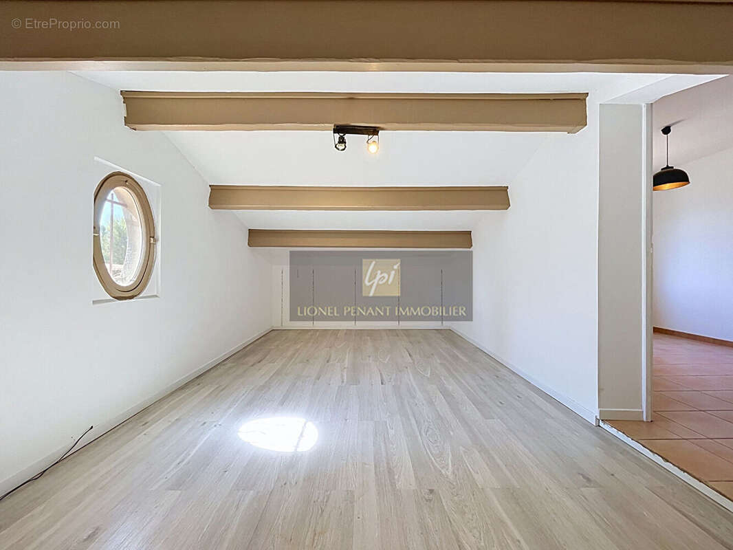 Mazan villa t7 160m² environ avec piscine garage terrasses sur un terrain de 3650m² - photo 14