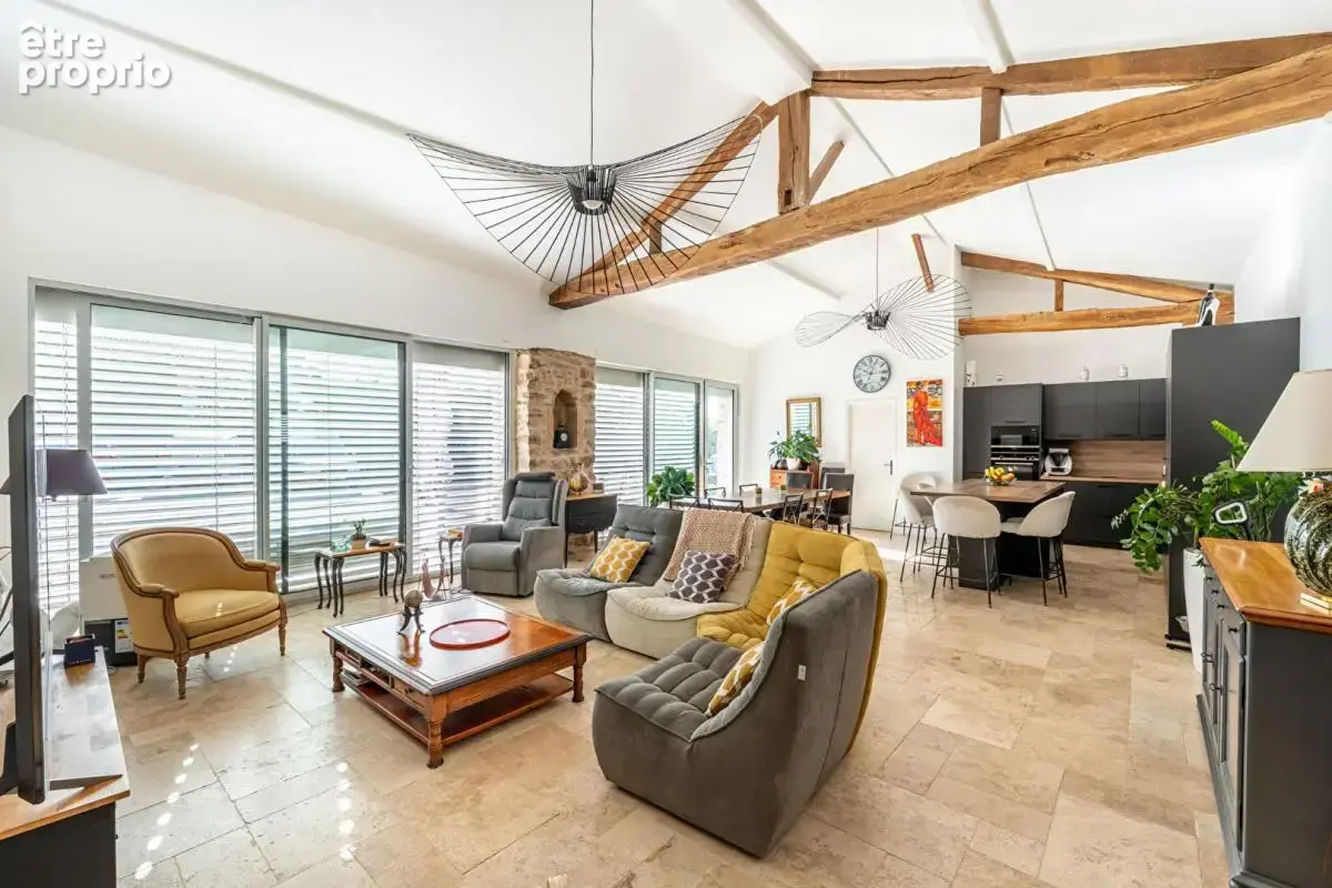 Maison Pierres Dorées entièrement rénovée avec matériaux de qualité - photo 2