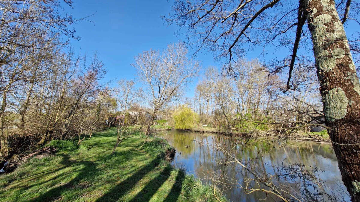 Maison à SAINT-FORT-SUR-GIRONDE