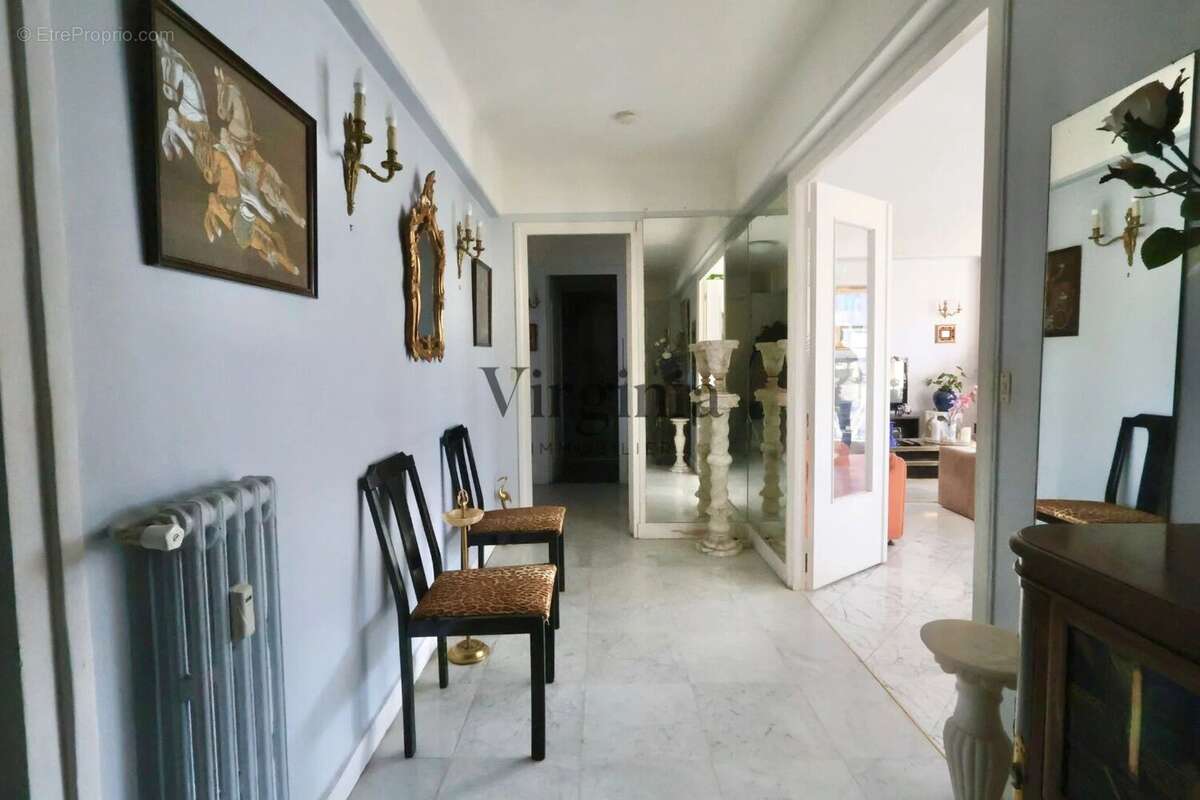 Appartement à CHARENTON-LE-PONT