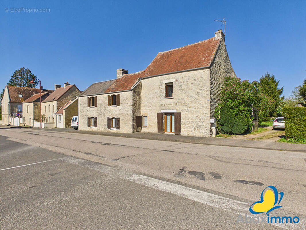 Maison à POTIGNY