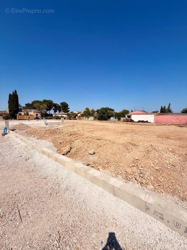 Terrain 400 m² à Fos-Sur-Mer  - photo 3