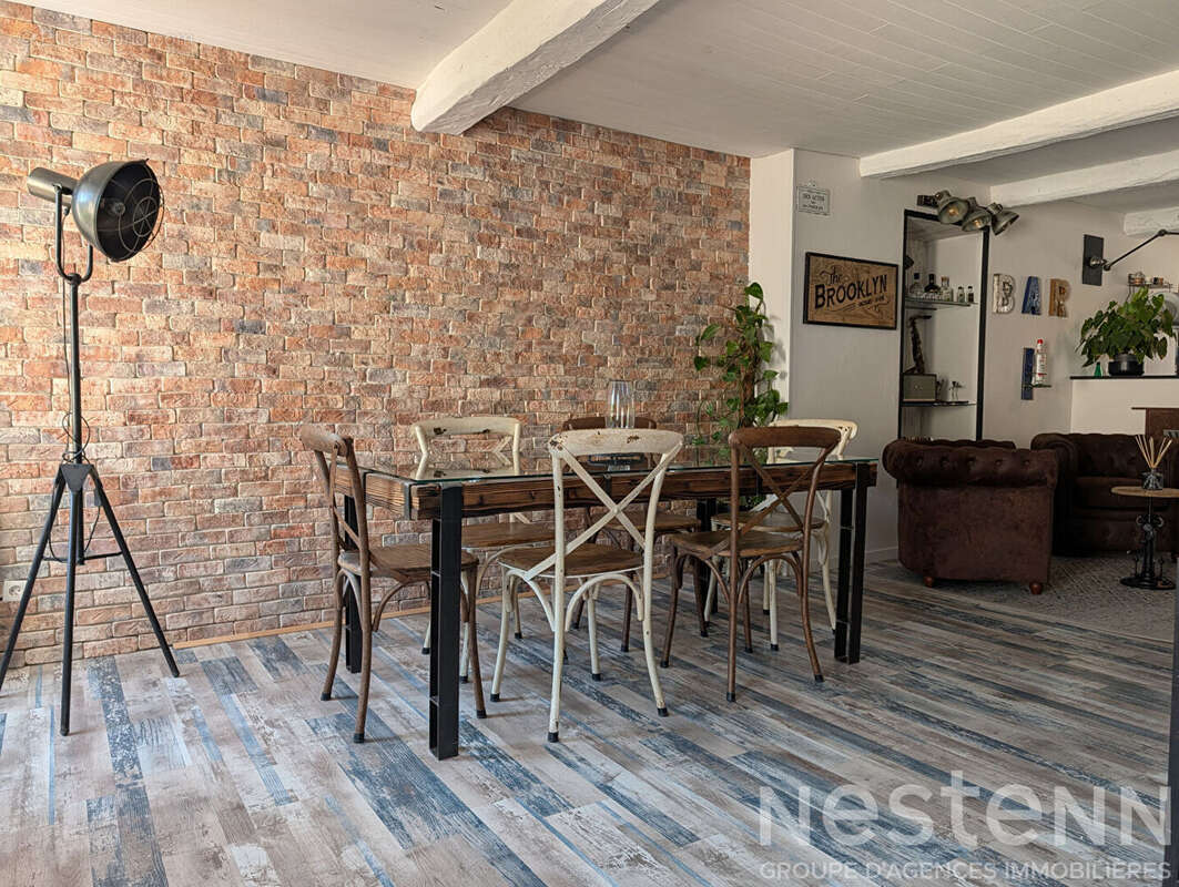 Appartement à COLLOBRIERES