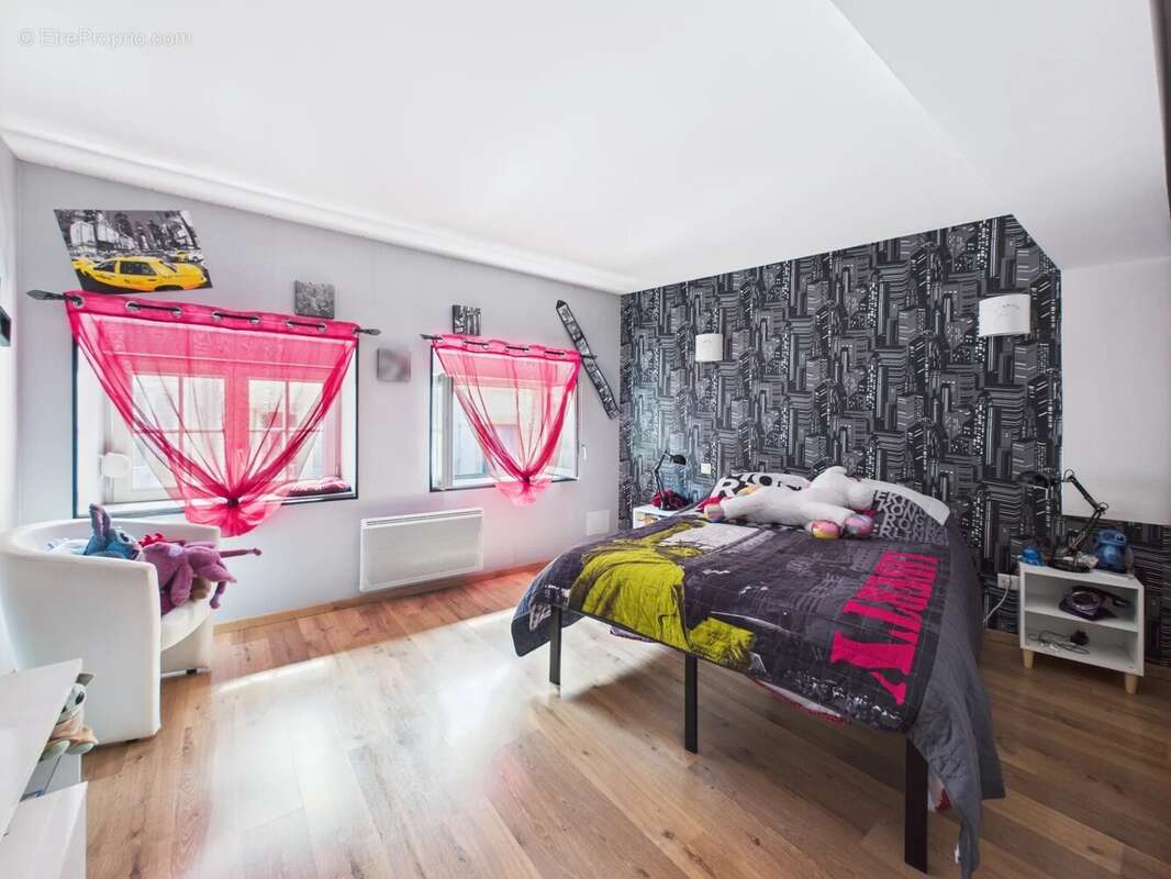 En exclusivité: SAULIEU CENTRE VILLE: Immeuble à usage de commerce et habitation - photo 12