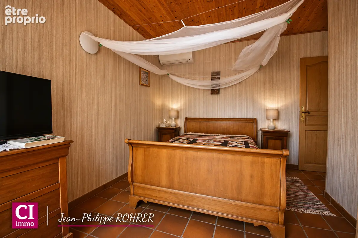 BESSE-SUR-ISSOLE  Maison de plain-pied avec piscine sur 1 780 m² de terrain - photo 6