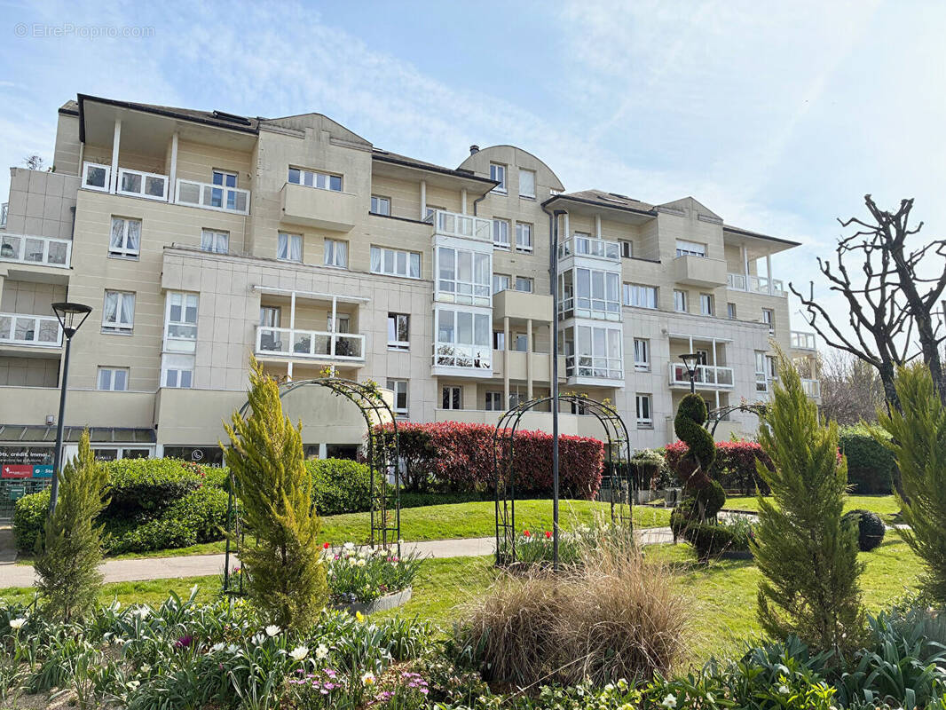 Appartement à ENGHIEN-LES-BAINS