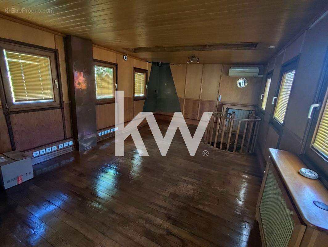 À vendre -Péniche de bureaux de 250 m2 à Sèvres - photo 9