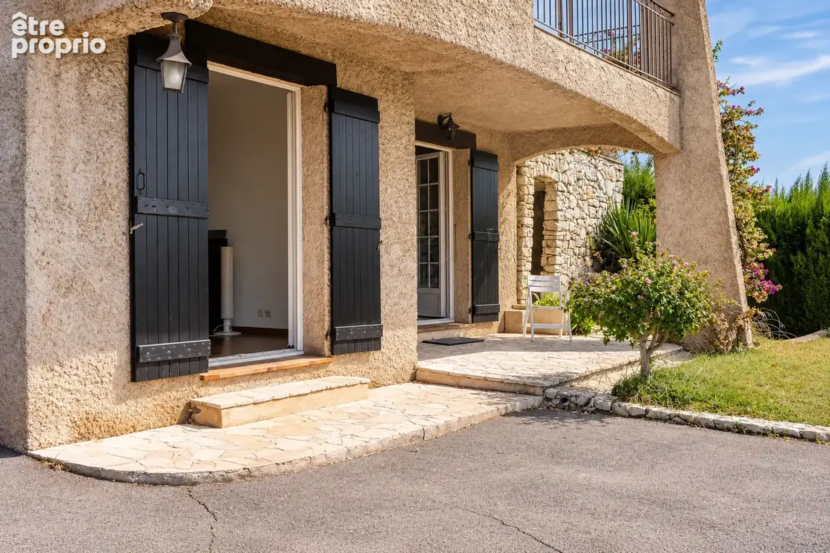 Emplacement privilégié, vue exceptionnelle et réel potentiel de rénovation - photo 20