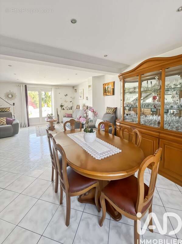 Photo 4 - Maison à VILLECRESNES