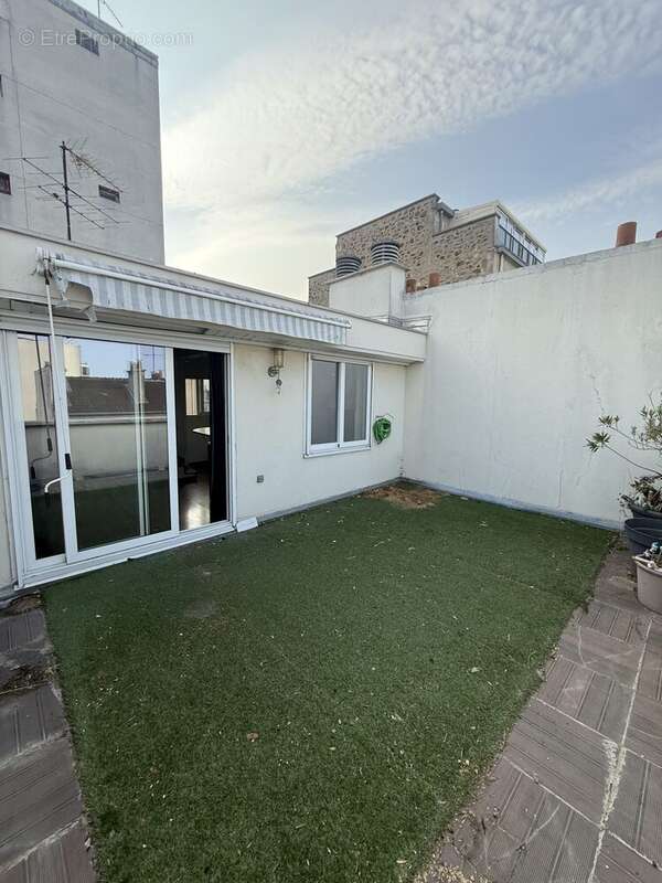 Appartement à PARIS-14E