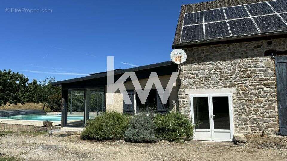 Maison à SAINT-HILAIRE-LES-PLACES