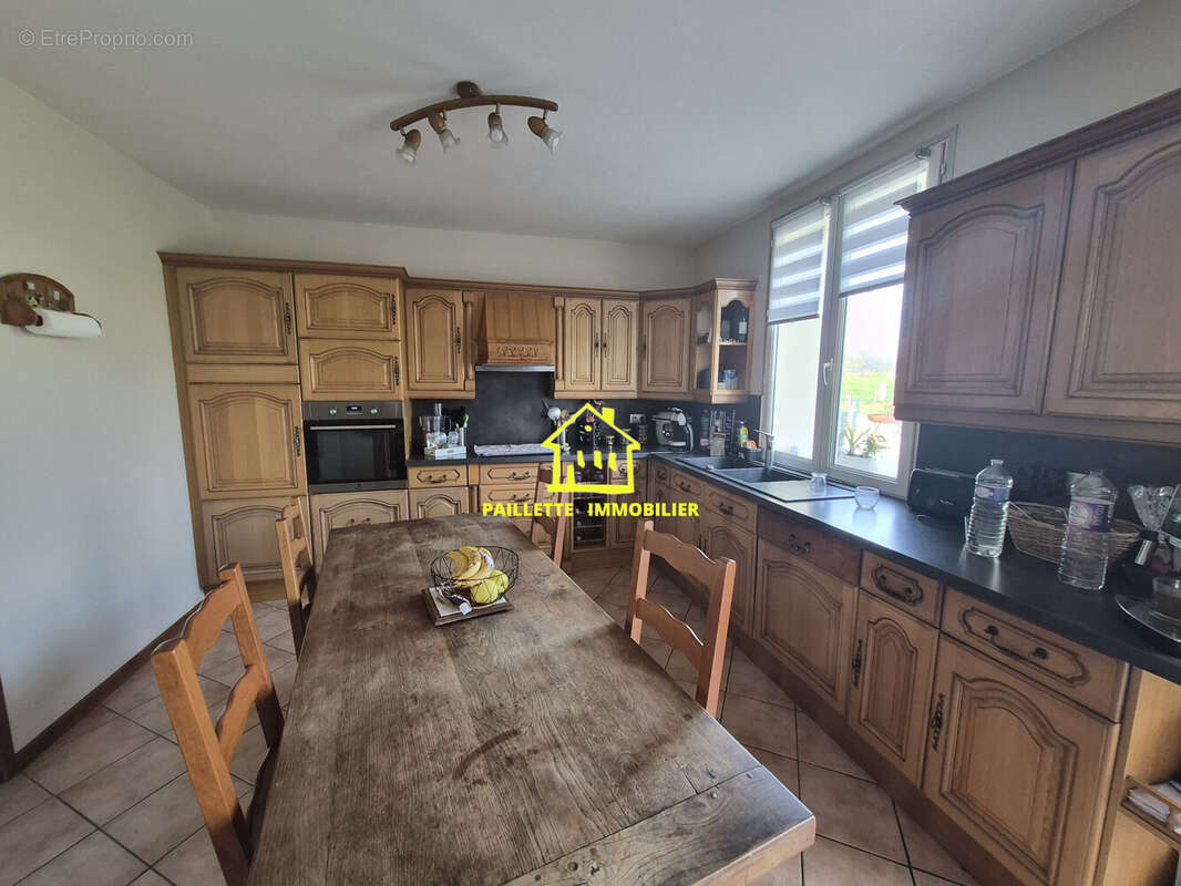 Maison 180 m² à Saint-Romain-De-Colbosc  - photo 3