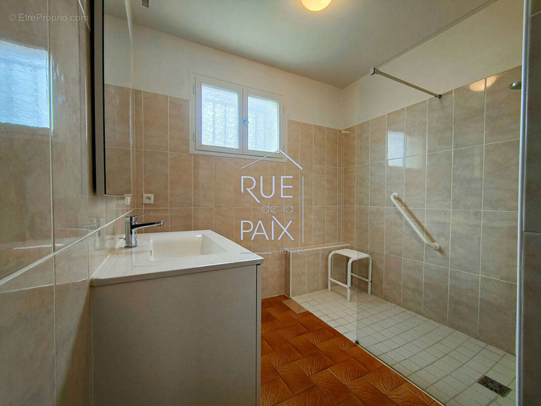 Maison à LENCLOITRE