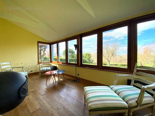 Maison de charme de 79,21 m2 habitables et de 88 m2 au sol avec cheminee, dependance/serre de 12m2 et jardin - photo 8