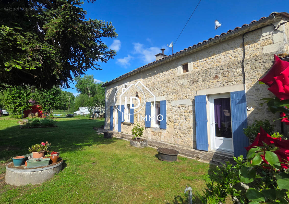 Maison à VILLEFRANCHE-DE-LONCHAT