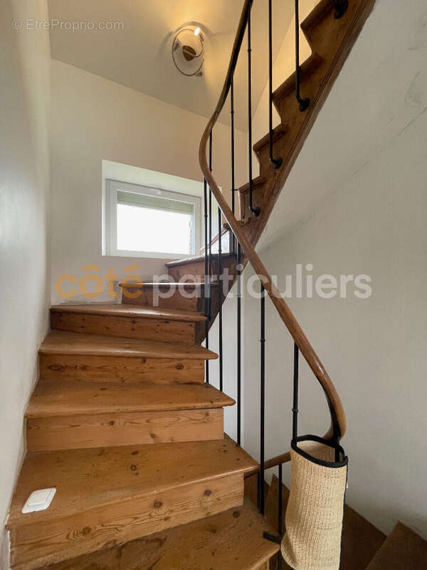 Maison en pierres 7 pièce(s) 153 m2 Montfiquet - photo 8