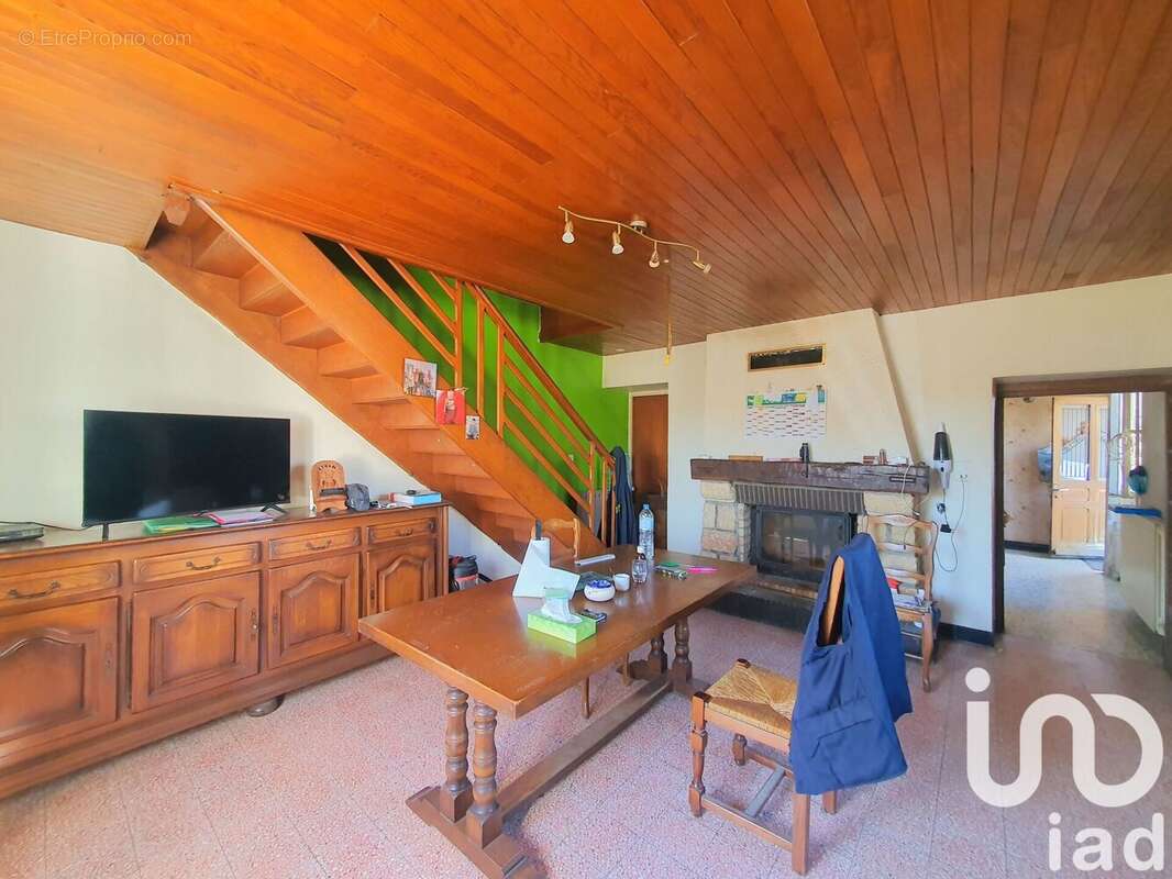 Photo 3 - Maison à VERNOIS-SUR-MANCE