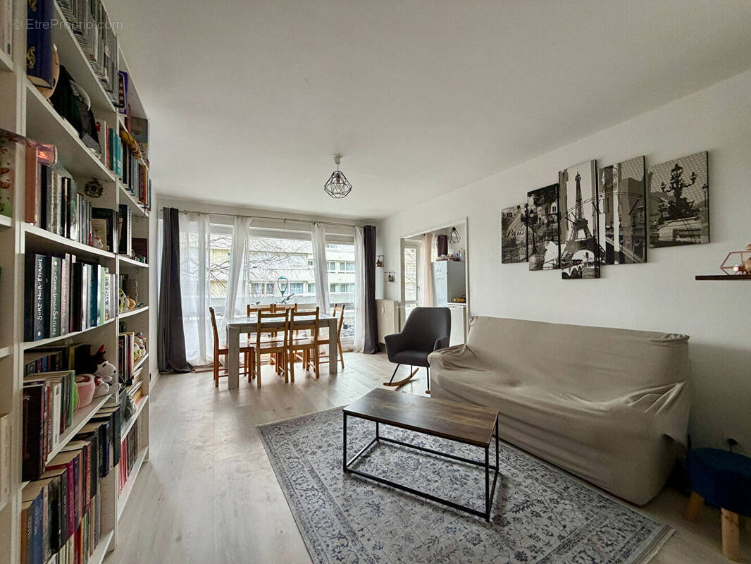 Appartement à LES ESSARTS-LE-ROI