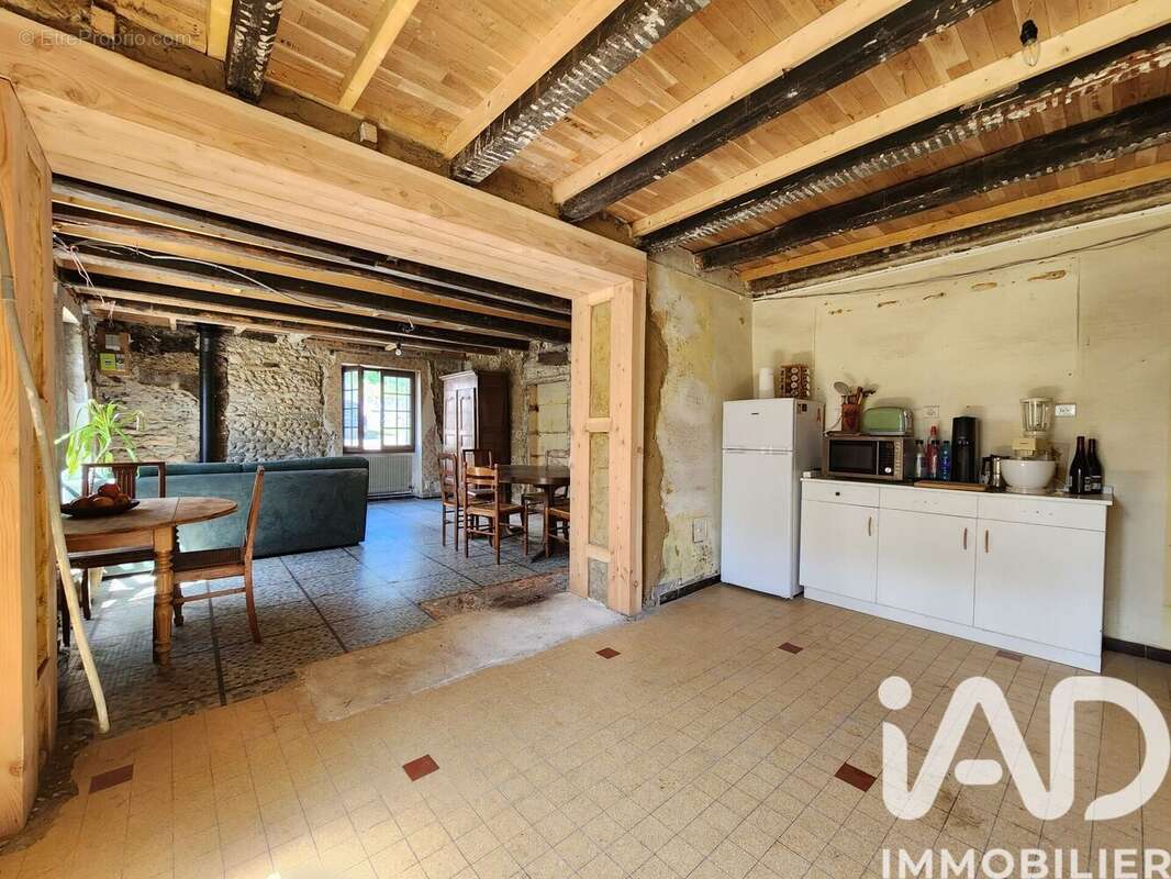 Photo 6 - Maison à NIVOLAS-VERMELLE