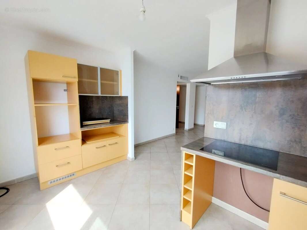 Beau f3 vue mer- centre st-aygulf + gge - photo 8