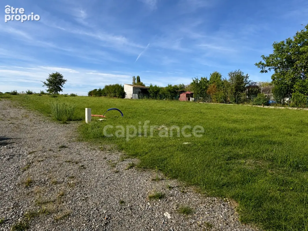 RIEUMES – Terrain à bâtir 629 m² viabilisé – Proche centre et commodités - photo 3